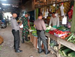 Turun Langsung Ke Pasar Babinsa dan Babinkamtibmas Cek Harga Sembako