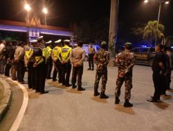 Babinsa Laksanakan Patroli Gabungan Ciptakan Situasi Yang Kondusif di Malam Hari