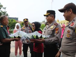HUT TNI KE 78, POLSEK PKL.KURAS dan MUSPIKA BERIKAN KEJUTAN Ke KORAMIL 04/PKL. KURAS