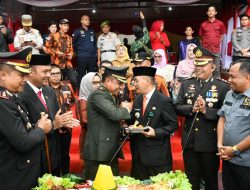 Selaku Inspektur Upacara, Dandim 0313/Kpr Pimpin Upacara HUT TNI Ke- 78 Tahun 2023