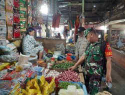 CEK HARGA SEMBAKO,BABINSA BERSAMA BHABINKAMTIBMAS KOMSOS DI PASAR TRADISIONAL