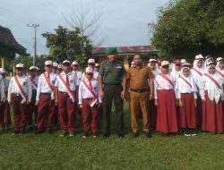 Babinsa Koramil 11/Tambusai Sampaikan Poin Penting Saat Jadi Pembina Upacara di SDN 011 Tambusai