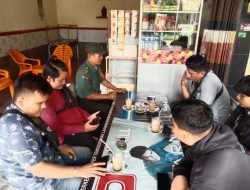 Melalui Komsos, Babinsa Sosialisasi Bahaya dan Sanksi Pengguna Narkoba