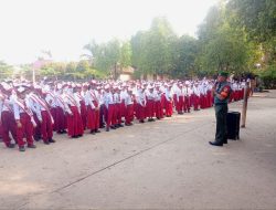 Mengembangkan Potensi Siswa, Babinsa Koramil 16/Tapung Sosialisasi Materi Pengamalan Pancasila di SDN 004 Petapahan