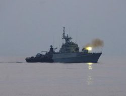 Artileri TNI AL Hancurkan Sasaran di Pulau Gundul
