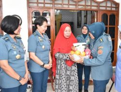 Jelang HUT Ke-61, Korps Wanita TNI AL Laksanakan Anjangsana di Kediaman Purnawirawan