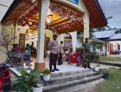 Ciptakan Rasa Aman, Babinsa Koramil 07/Kampar Laksanakan Pengamanan Perayaan Natal di Gereja