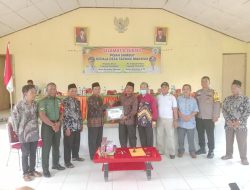 Babinsa Koramil 16/Tapung Hadiri Acara Lepas Sambut Pj Kades Desa Tapung Makmur