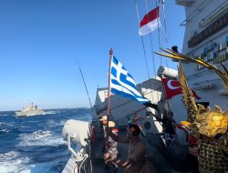 BUKTI EKSISTENSI DAN KONTRIBUSI KRI FKO-368 DI MATA DUNIA, SELURUH UNSUR KAPAL MTF-UNIFIL KIBARKAN SANG MERAH PUTIH