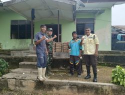 Koramil 01/Bkn Kerjasama Dengan PT. Charoen Pokphand Jaya Farm Babinsa  Bagikan Telur Kepada Masyarakat