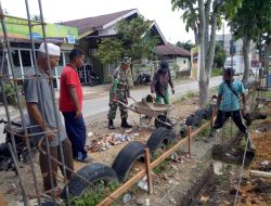 Babinsa Koramil 01/Bkn Bersama Warga Goro Bangun Drainase Dukung Kemajuan Pembangunan Infrastruktur di Desa