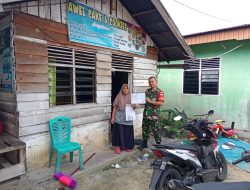 Pemantauan Rumah Penerima Bantuan Sosial, Babinsa Koramil 01/Bkn Turun Langsung ke Lokasi Cek Kondisi Rumah