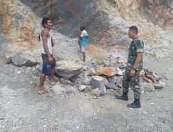 Babinsa Koramil 01/Bkn , Ajak Penambang Batu Gunung Jaga Lingkungan dan Jaga Faktor Keselamatan