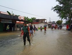 Curah Hujan Tinggi, Babinsa Koramil 01/Bkn Pantau Wilayah Binaan Yang Terkena Genangan Air