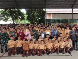Dandim 0313/ KPR Serahkan Sertifikat Juara II Sepak Bola Danrem Cup 2023 Kepada Siswa SMP N 1 Bangkinang
