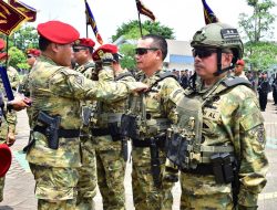 Delapan Perwira Tinggi Terima Brevet Kehormatan dari Kopaska TNI AL