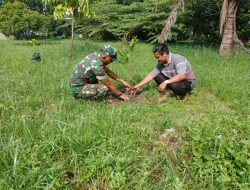 Babinsa Koramil 06 Siak Hulu Ajak Warga Tanam Pohon Jaga Agar Alam Tetap Asri