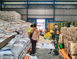 Jaga Ketahanan Pangan, Babinsa Cek Stok Beras di Wilayah Binaan