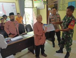 Pastikan Berjalan Lancar, Babinsa Koramil 07/Kampar Dampingi Penyaluran BLT Dana Desa TA 2024