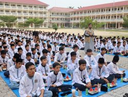 Terus Jalin Silahturahmi Dengan Kyai dan Para Santri, Dandim 0313/Kpr Berbuka Puasa Bersama di Pompes Al-Utsaimin