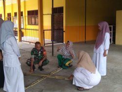 Babinsa Ajarkan Permainan Tradisional Untuk Tangkal Budaya Asing