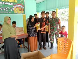 Babinsa Koramil 16/Tapung Dampingi Pelaksanaan Pasar Murah Bazar Minyak Goreng
