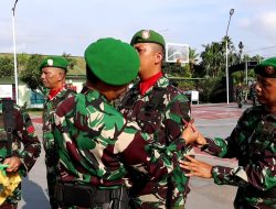 Pimpin Upacara Bendera Sekaligus Upacara Kenaikan Pangkat, Dandim 0313/Kpr Berikan Arahan dan Semangat Kepada Anggota