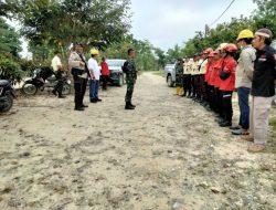 Babinsa Bersama Tim Gabungan PT Arara Abadi Laksanakan Apel Pagi Persiapan Patroli Karhutla