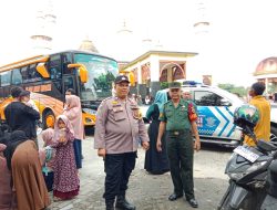 Babinsa Koramil 01/Bkn Monitoring Pemberangkatan Calon Jamaah Haji Asal Kabupaten Kampar