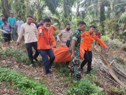 Babinsa Koramil 02 Rambah Turun Kelokasi Penemuan Mayat Pria di Kebun Kelapa Sawit Kab. Rokan Hulu