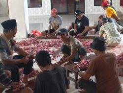 750 Paket Daging Qurban Mewarnai Idul Adha di RW 09 Ratu Jaya