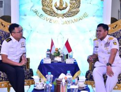 Tingkatkan Kerjasama Antar Angkatan Laut, Kasal Terima Courtesy Call Kasal Singapura