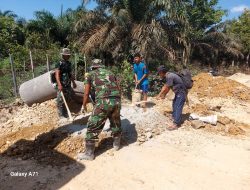 Bersama Warga, Satgas TMMD Ke – 121 Lakukan Pemasangan Gorong- Gorong di 9 Titik Sasaran