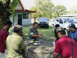 Melaksanakan Komsos di Kampung Pancasila, Ini Pesan Babinsa Koramil 10 Kunto Darussalam Kodim 0313/Kpr