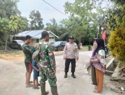 Babinsa 09/Langgam Bersama Bhabinkamtibmas Cooling System Sambang Desa Binaan, Jelang Pemilu 2024