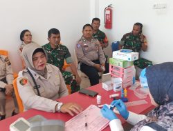 Peduli Kemanusiaan, Babinsa Koramil 07/Kampar Ikuti Donor Darah Rutin Desa Simpang Kubu