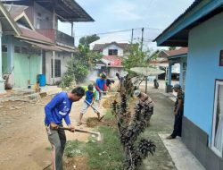 TNI dan Warga Laksanakan Giat Gotong- Royong Didesa Sungai Tarap