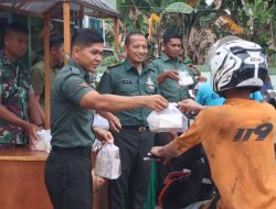 Berbagi Kebahagiaan di Awal Bulan Suci Ramadhan, Kodim 0313/KPR Bagikan Takjil Gratis Kepada Warga Masyarakat