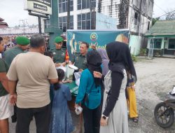 Peduli Sesama Dibulan Ramadhan, Koramil 07/ Kampar Bagi Ratusan Paket Takjil Kepada Warga