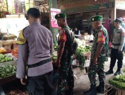 Jelang Lebaran,Babinsa dan Bhabinkamtibmas Cek Harga Serta Ketersediaan Bahan Pokok Dipasar Tradisional