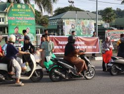 Masyarakat Bangkinang Gelar Aksi Simpatik, Dukung Pengesahan RUU TNI Dengan Membagikan Takjil Gratis Kepada Warga
