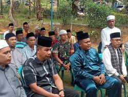 Babinsa mewakili Danramil 12/XIII Koto Kampar Melayat Ke Rumah Duka Orang Tua Camat XIII Koto Kampar