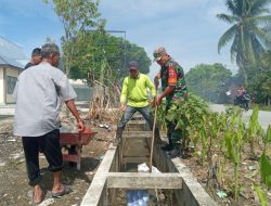 TNI dan Warga Laksanakan Giat Gotong Royong