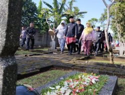 Jelang Gemilang Hari Jadi ke-26, Depok Kirimkan Doa dan Tabur Bunga untuk Para Pahlawan