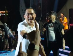 Spontan, Wakil Wali Kota Duet Bersama Naff Hipnotis Warga Depok