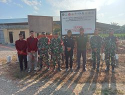 Babinsa Koramil 13/Rokan IV Koto Dampingi Pemasangan Plang PKH di Dua Lokasi Perkebunan