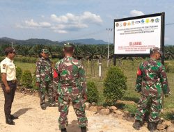 Babinsa Koramil 13/Rokan IV Koto Laksanakan Pengecekan Plang PKH Diwilayah PT ANS