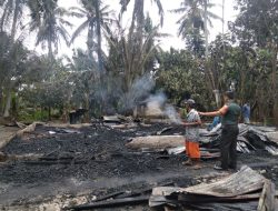 Babinsa Koramil 08/TDN Tinjau Rumah Warga Pasca Kebakaran di Desa Binaan