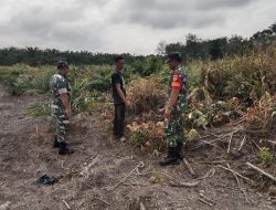 Berbagai Upaya TNI Dalam Mencegah Karhutla, Seperti Patroli dan Sosialisasi Oleh Babinsa di Desa binaan
