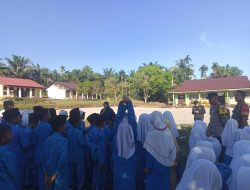 Babinsa Koramil 12/XIII Koto Kampar Berikan Pembinaan dan Semangat kepada Siswa SDN 01 Binamang